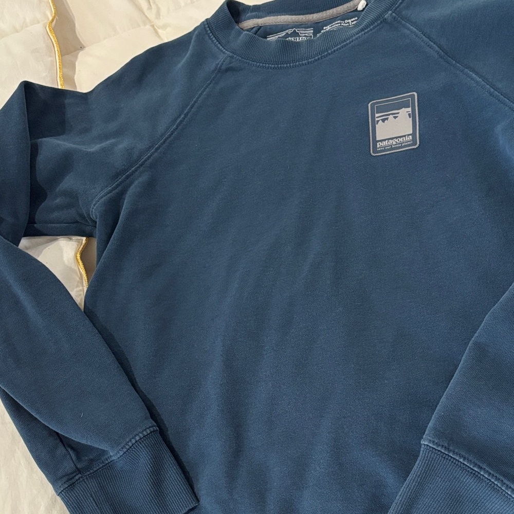 Patagonia Women's Crewneck Sweatshirt in Navy